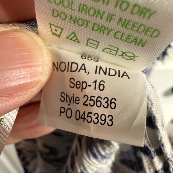 Lilly Pulitzer size small Nita off the shoulder cover up dress, pom pom sleeves - Picture 10 of 11